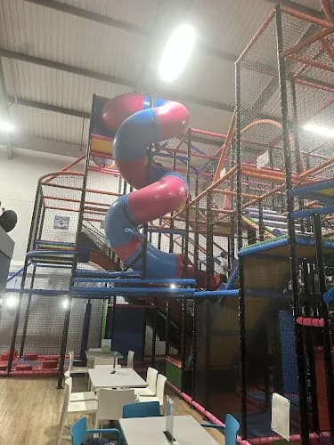 WILLOWBEES Adventure Play