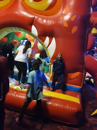 Air Thrill London (Catford Island) Inflatable, Combat Zone & Party Arena