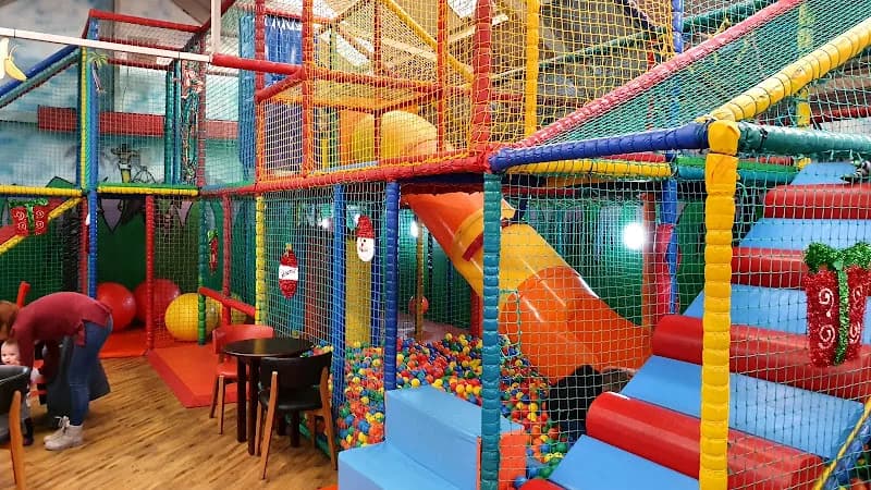 Kiddisaurus Play Barn