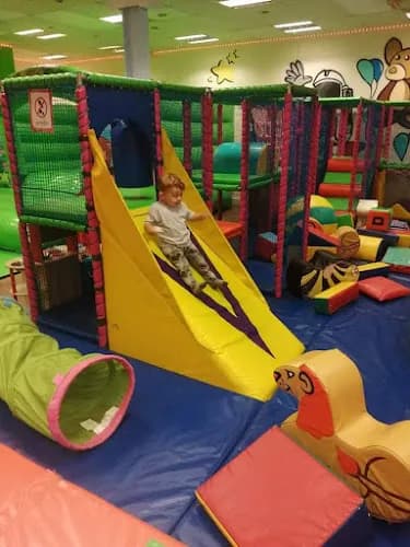 Giggles Play & Party