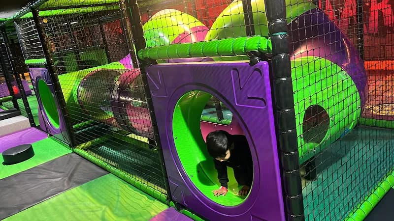 Flip Out Canary Wharf